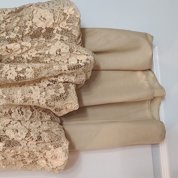 Romeo & Juliet Couture sleeveless lace maxi dress - Picture 5 of 8